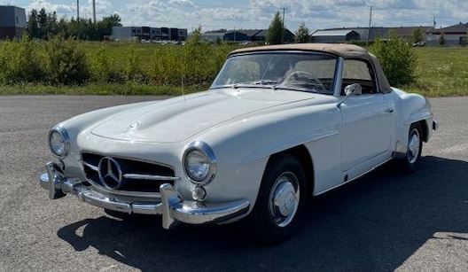 Mercedes 190 SL blanche de 1959 retrouvée en sortie de grange