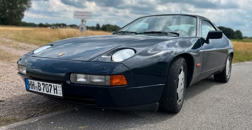 Porsche 928 S4 noire de 1988 retrouvée après une année d’arrêt