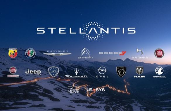 Logo Stellantis entouré des différentes marques automobiles du groupe