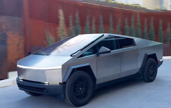 Tesla Cybertruck gris mat utilisé par Kanye West à Los Angeles