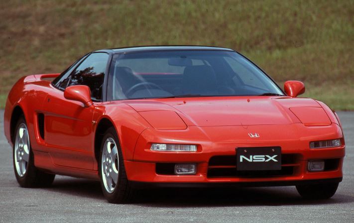 Honda NSX rouge de première génération vue avant trois quarts