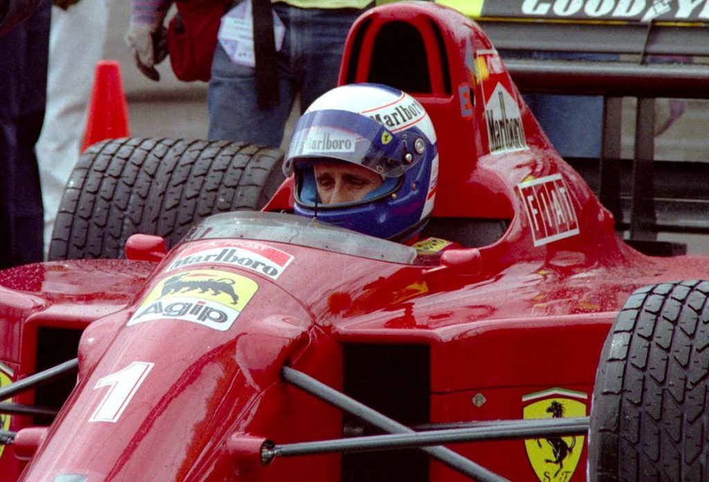 Alain Prost au volant de sa Ferrari de Formule 1 durant la saison 1990