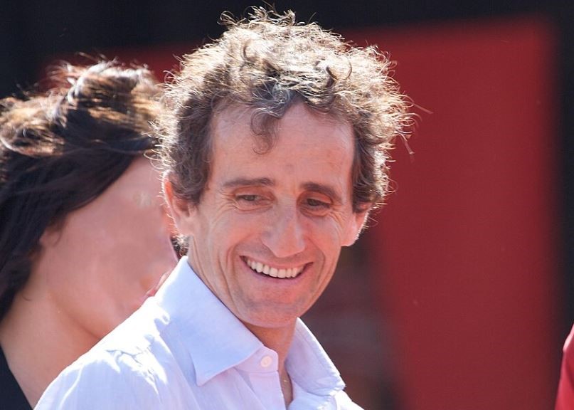 Portrait d'Alain Prost lors d'un événement automobile plusieurs années après sa carrière en Formule 1