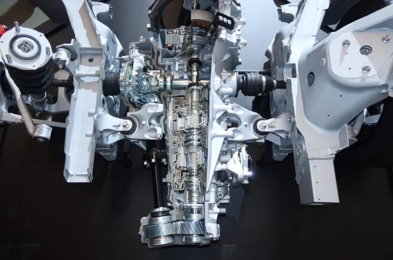 Boîte-pont arrière transaxle avec suspension et transmission intégrées