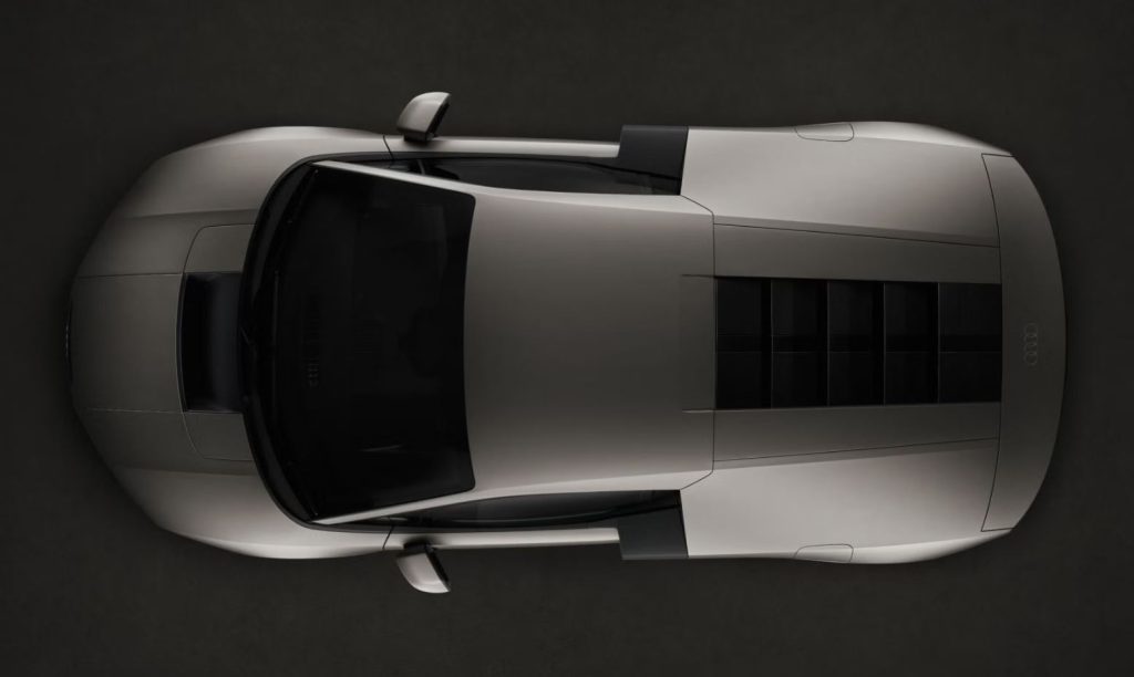 Vue aérienne de l'Audi Nuvolari à moteur central et carrosserie carbone