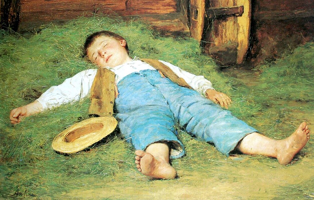 Jeune garçon endormi dans le foin après le travail, tableau Repos de midi peint par Albert Anker en 1897.