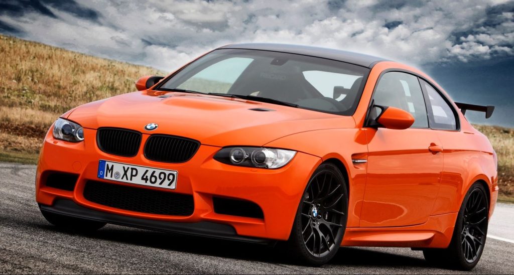 BMW M3 GTS E92 orange équipée du célèbre moteur V8 atmosphérique