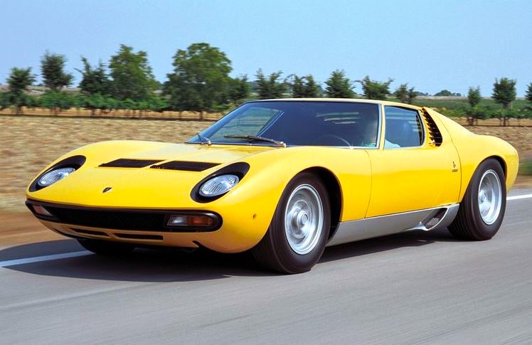 Lamborghini Miura, première supercar à moteur V12 central arrière