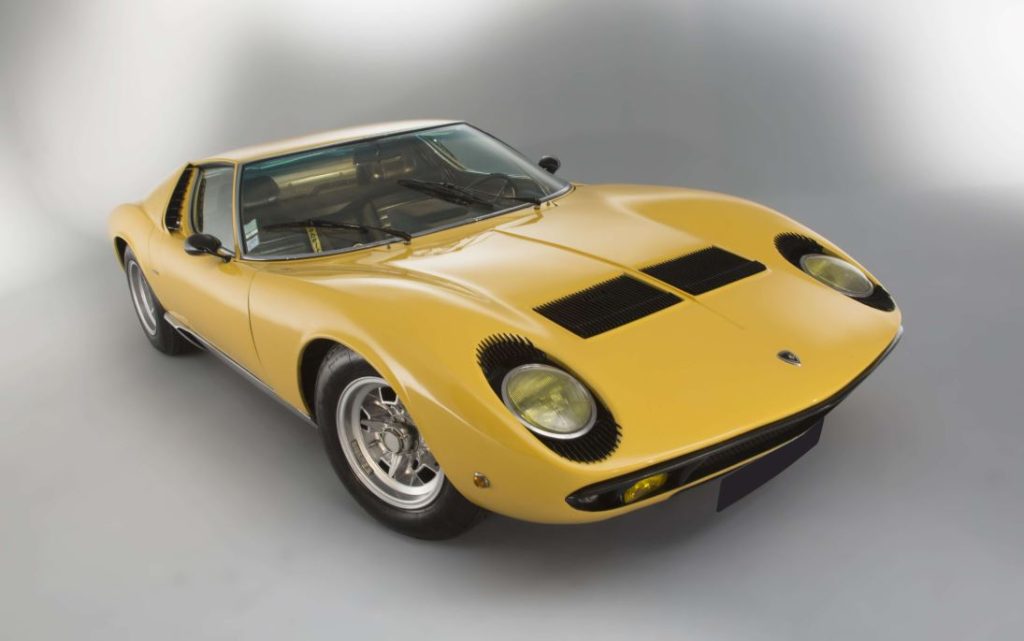 Lamborghini Miura jaune, premier modèle emblématique associé à l'univers du taureau