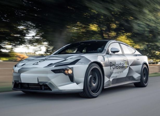 Prototype Polestar 5 en essai dynamique sur route