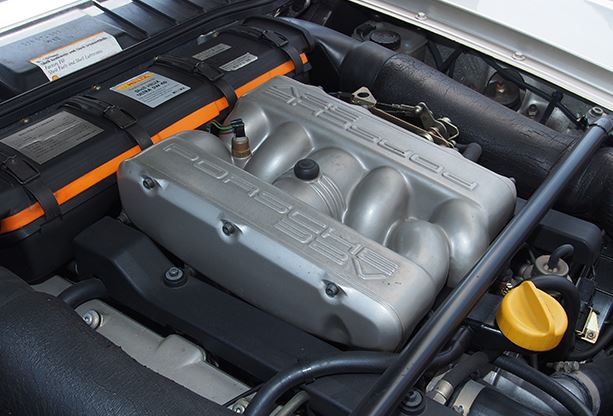 Moteur V8 de la Porsche 928 GTS développé par Porsche