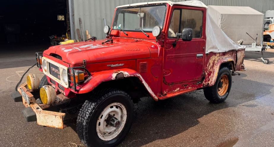 Toyota Land Cruiser BJ43 bâché 1979 nécessitant une restauration complète