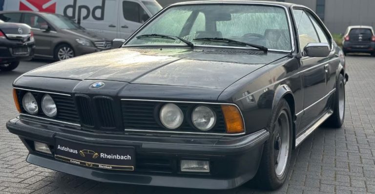 BMW 635 CSi de 1979 retrouvée après plusieurs années d'immobilisation
