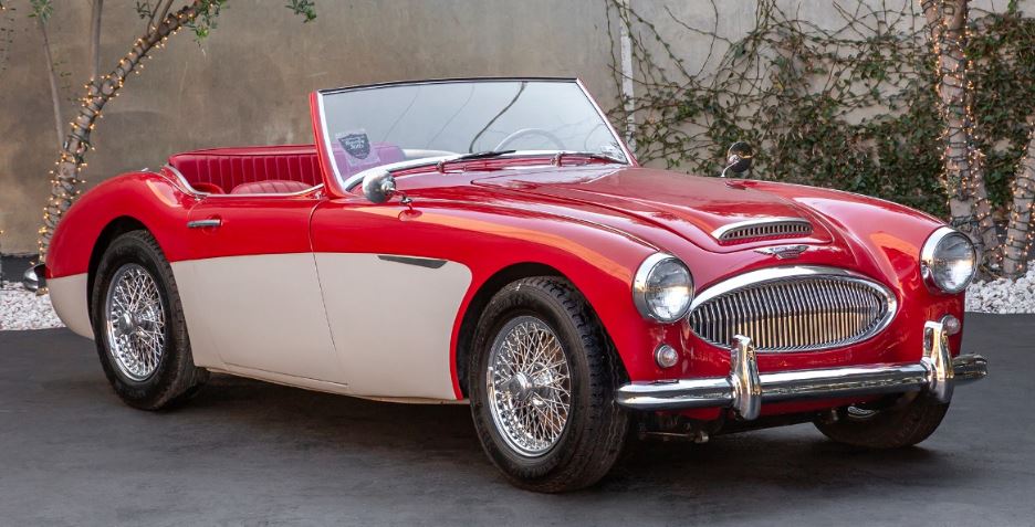 Austin Healey 3000 de 1962 restaurée avec carrosserie bicolore rouge et crème