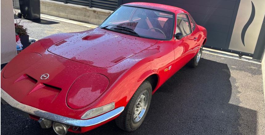 Opel GT 1900 de 1969 sauvée après une longue période d'immobilisation