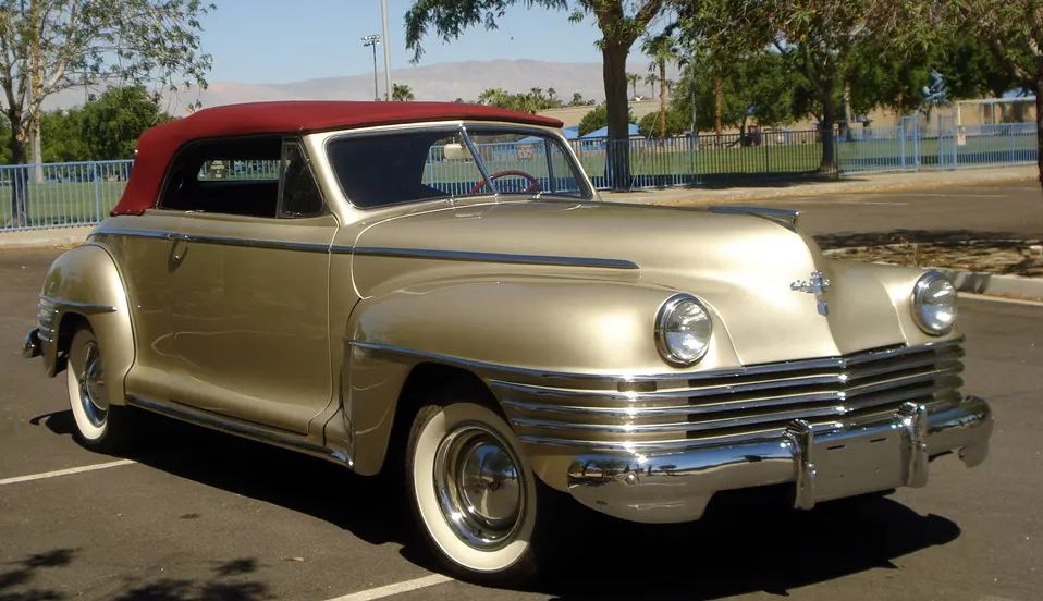 Chrysler New Yorker Convertible 1942 semblable à celle conduite par Frank Sinatra