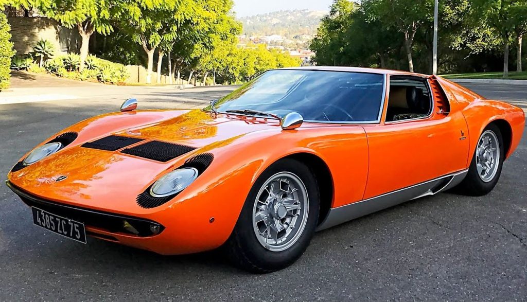Lamborghini Miura orange semblable à celle possédée par Frank Sinatra