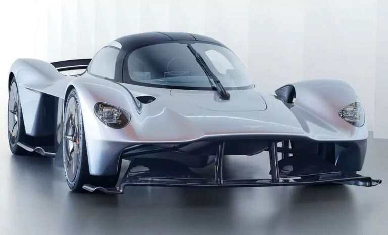 Aston Martin Valkyrie conçue avec Adrian Newey, hypercar inspirée de la Formule 1