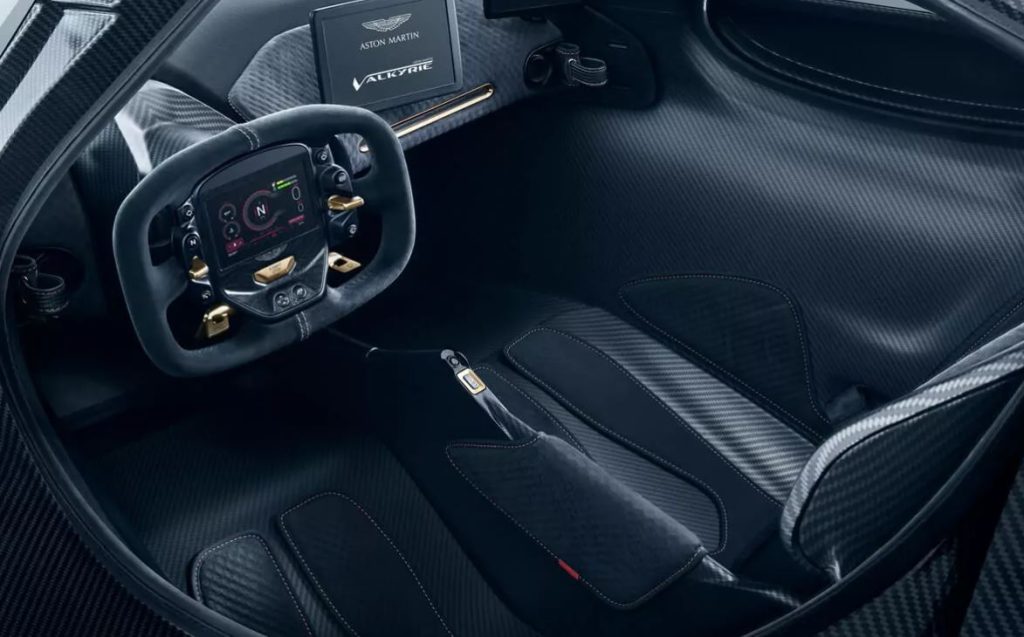 Habitacle minimaliste de l'Aston Martin Valkyrie inspiré d'une monoplace de Formule 1