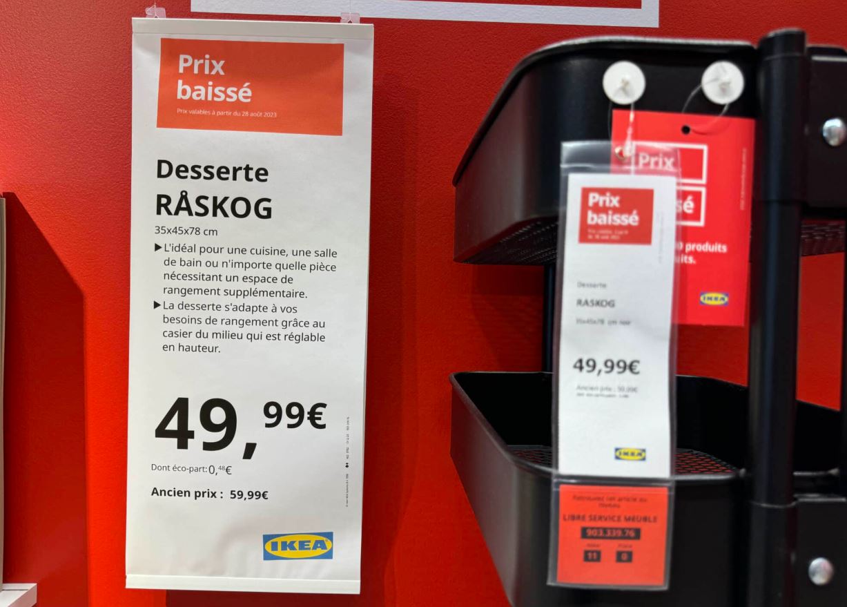 Étiquette de prix affichant 49,99 € dans un magasin, illustration de la stratégie des prix à 99 centimes.