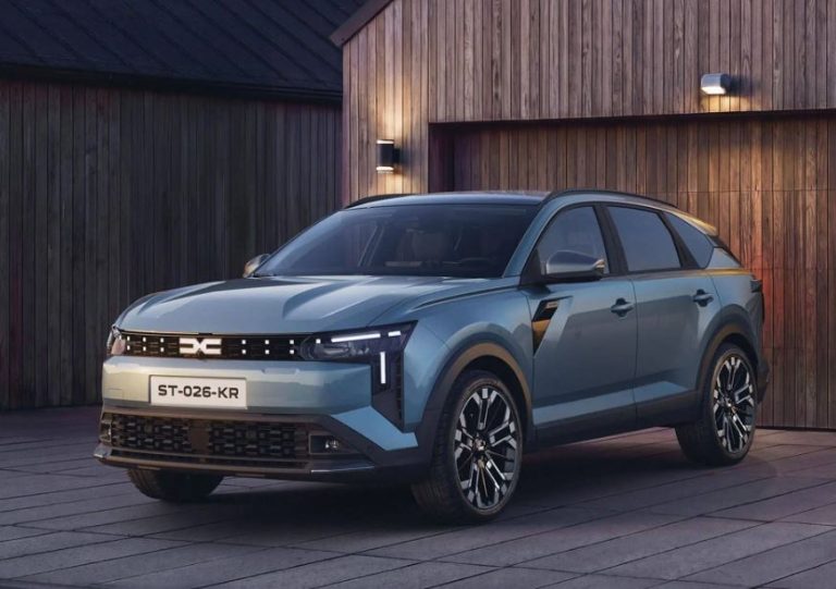Dacia Striker 2026 de trois quarts avant, le nouveau crossover familial de la marque