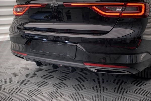 Diffuseur arrière décoratif intégré au pare-chocs d'une Renault Talisman