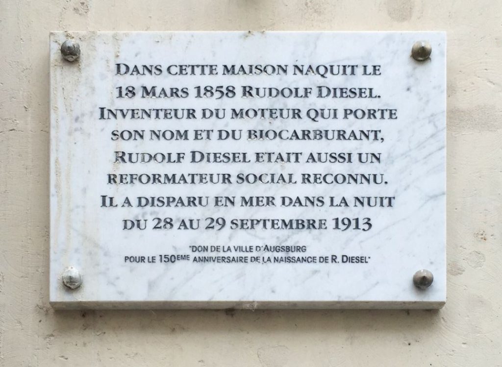 Plaque commémorative rappelant la naissance de Rudolf Diesel et sa disparition en mer en 1913
