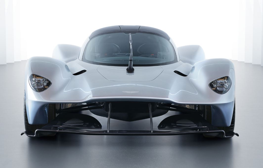 Effet de sol sur l'Aston Martin Valkyrie avec tunnels Venturi et aérodynamique active