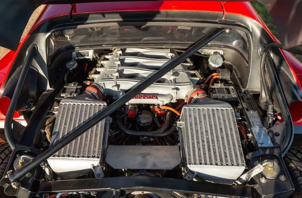 Moteur V8 biturbo de 2,9 litres développant 478 chevaux sur la Ferrari F40