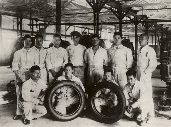 Les premiers pneus fabriqués par Bridgestone au Japon en 1929