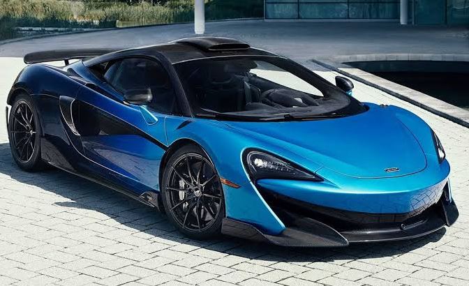 McLaren 600LT bleue vue de trois quarts avant