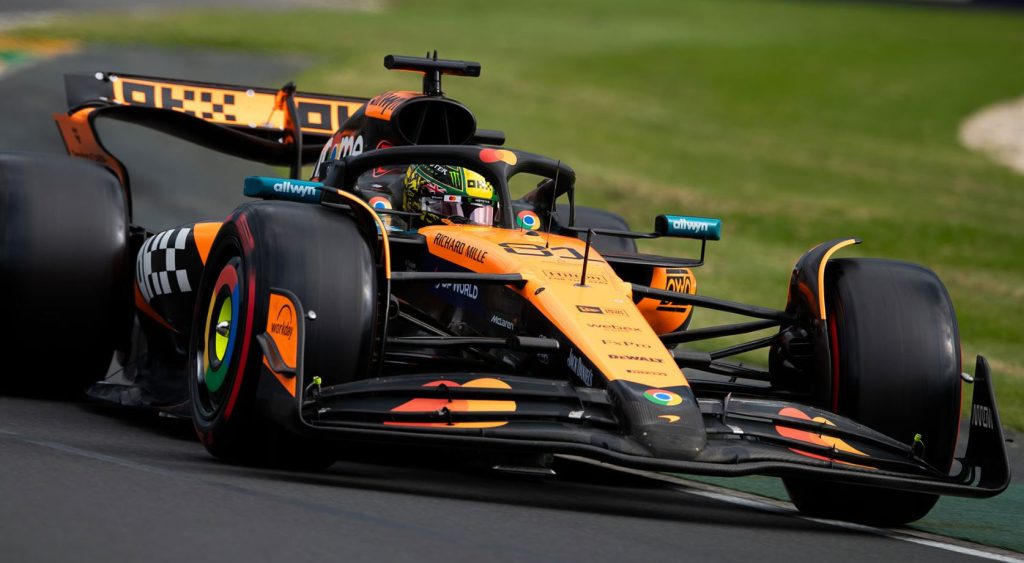 Monoplace McLaren de Formule 1 engagée en championnat du monde