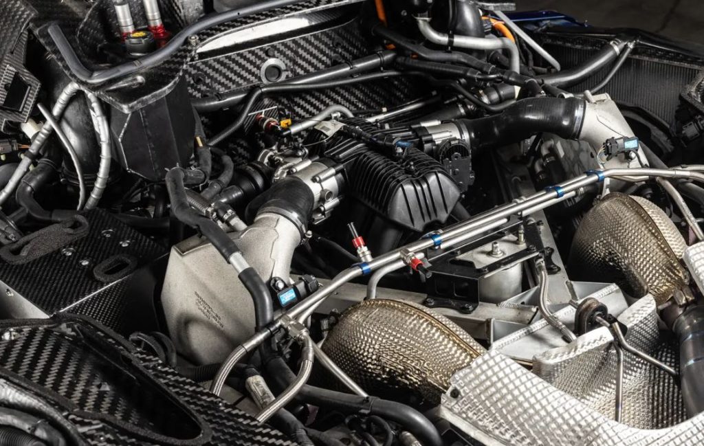 V8 biturbo hybride de la McLaren P1 avec moteur électrique intégré