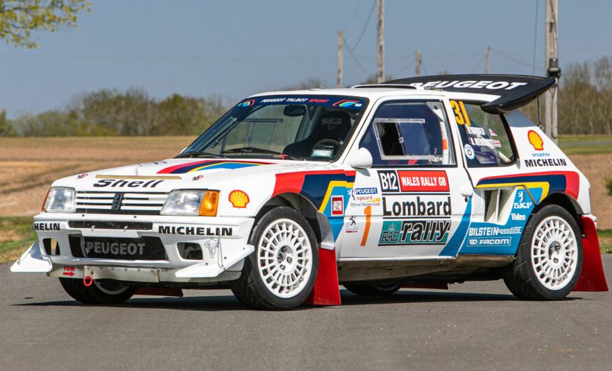 Peugeot 205 T16 Groupe B restaurée dans sa configuration de Championnat du monde des rallyes