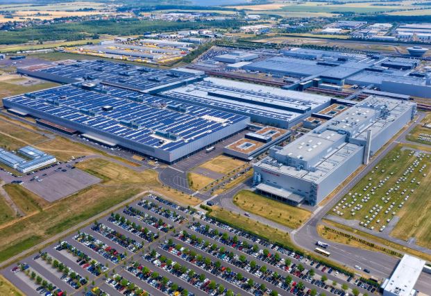 Vue aérienne de l'usine Porsche de Leipzig où sont produits plusieurs modèles de la marque