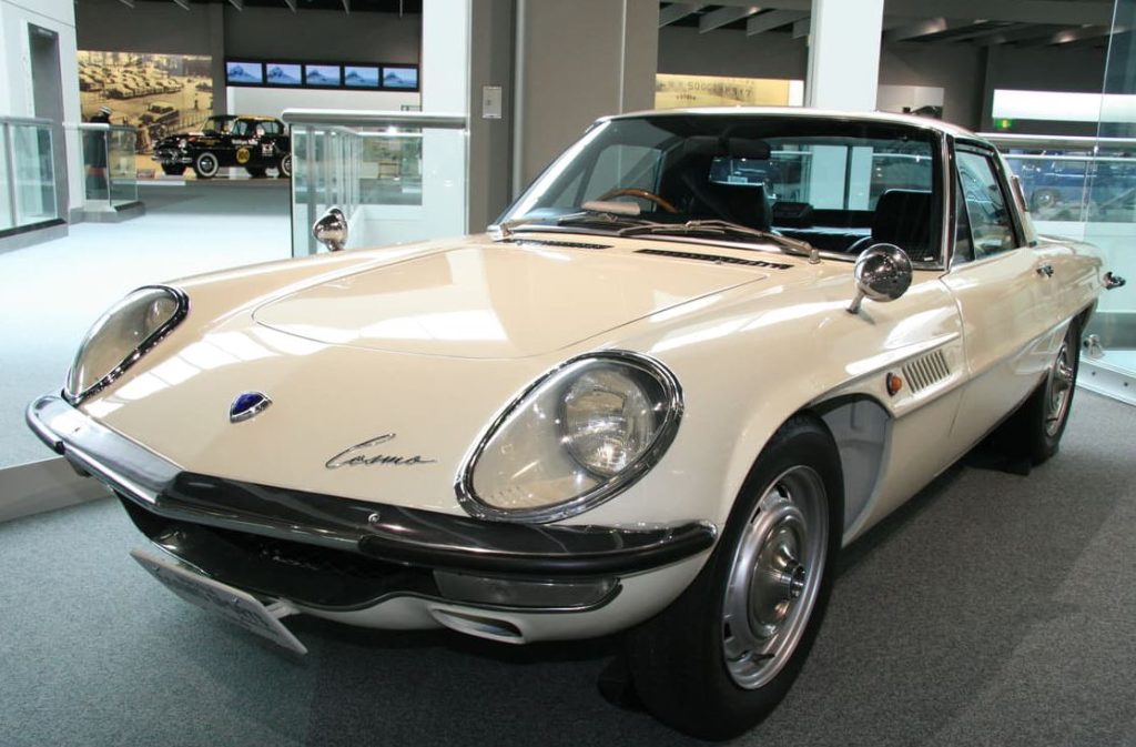 Mazda Cosmo 110 Sport, pionnière du moteur rotatif et du savoir-faire japonais