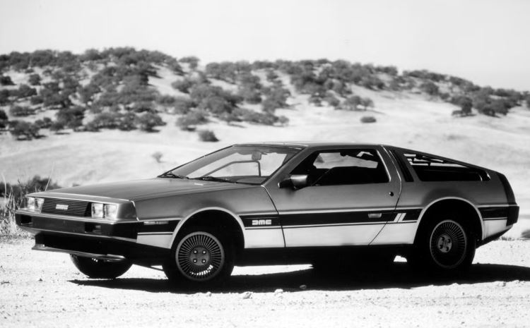 DeLorean DMC-12 lors de sa présentation en 1981 avant son succès grâce au cinéma