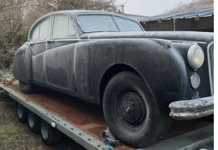 Jaguar MK VII de 1953 restée immobilisée durant de nombreuses années
