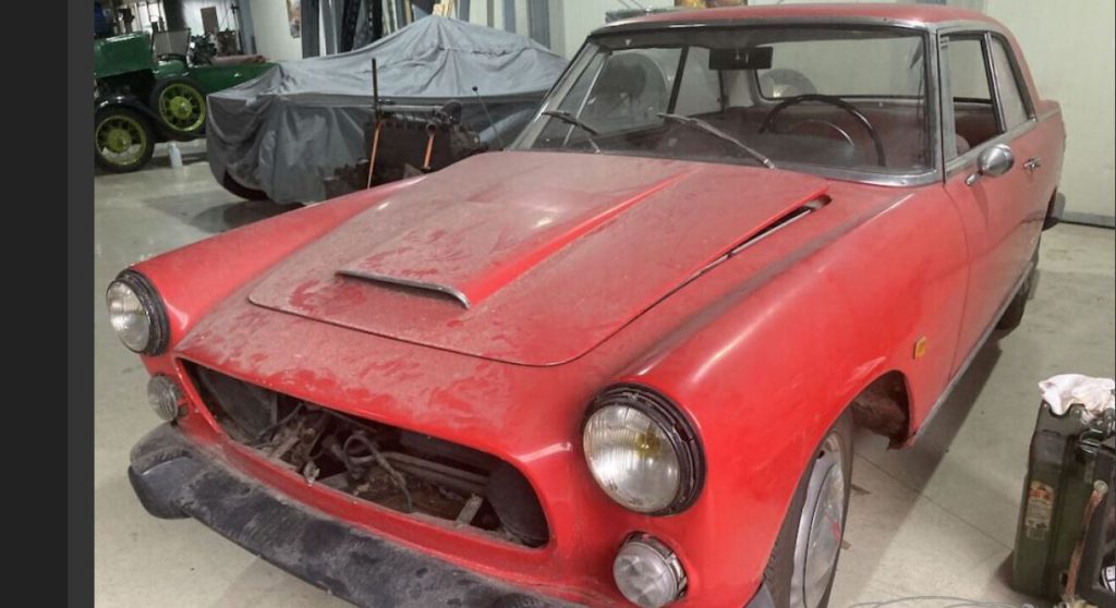 Lancia Flaminia Coupé Pininfarina 2.8 de 1964 oubliée pendant de longues années avant sa redécouverte