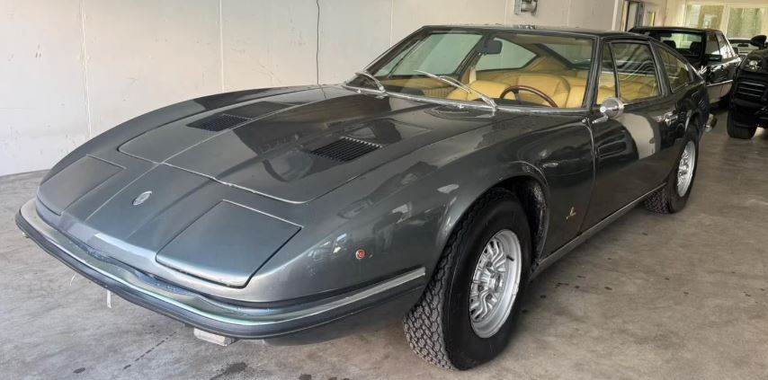 Maserati Indy 4700 de 1973 retrouvée dans une sortie de grange