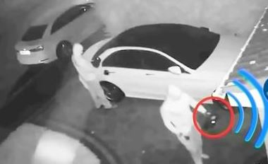 Tentative de voiture piratée à l'aide d'un dispositif électronique captée par une caméra de surveillance