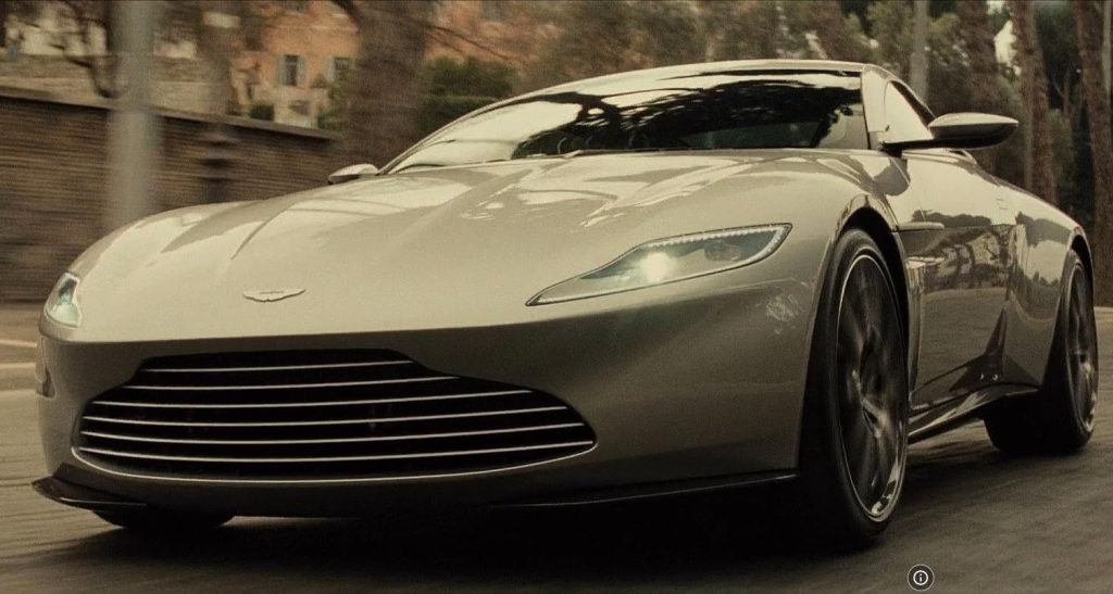 Aston Martin DB10 conduite par Daniel Craig dans le film Spectre