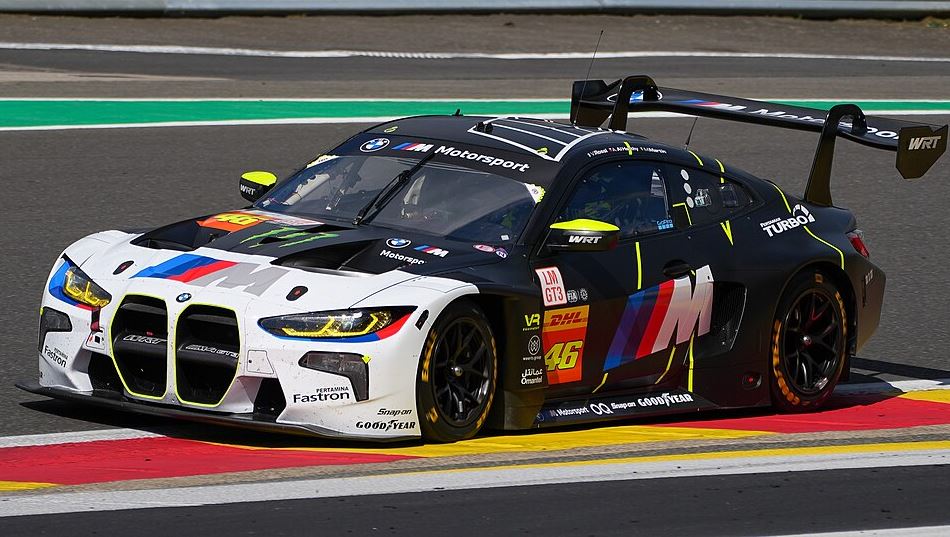 BMW M4 GT3 pilotée par Valentino Rossi en championnat d'endurance