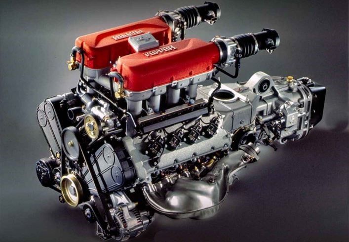 V8 atmosphérique 3,6 litres de 400 ch de la Ferrari 360 Modena avec sa boîte de vitesses