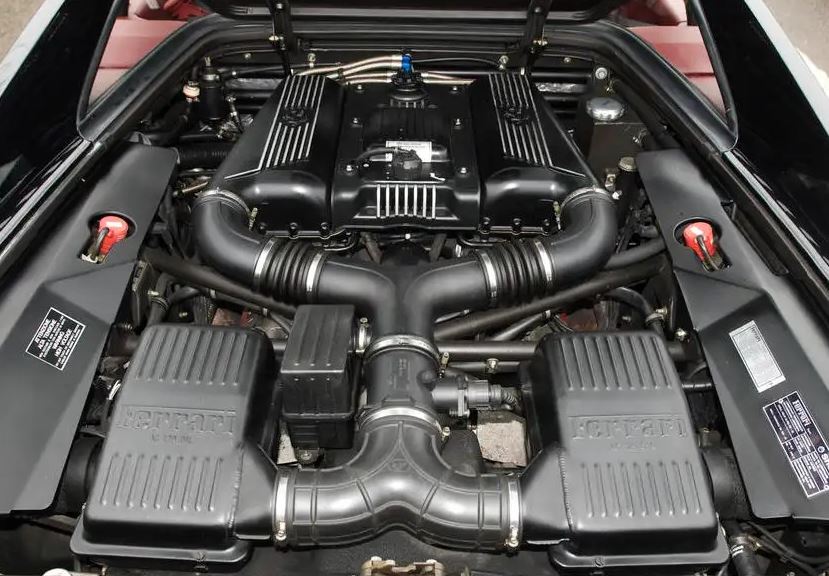V8 atmosphérique 3,5 litres de la Ferrari F355