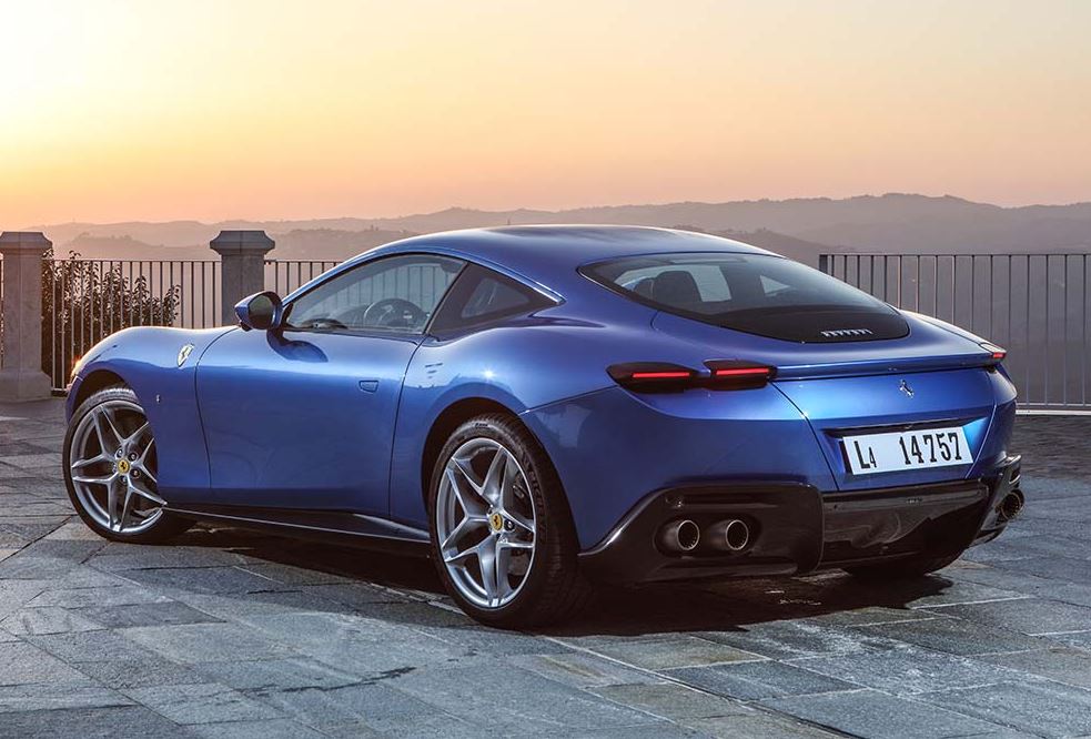 Ferrari Roma vue de trois quarts arrière