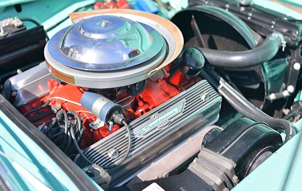 Moteur V8 Y-block de 4,8 litres équipant une Ford Thunderbird de 1955