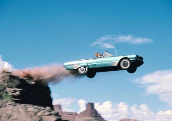 Ford Thunderbird cabriolet 1966 dans la scène finale mythique du film Thelma et Louise