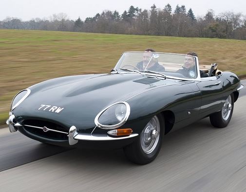 Jaguar Type E Série 1 vue de trois quarts avant