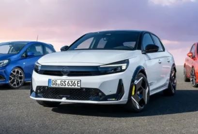 Opel Corsa GSE lors de sa présentation officielle aux côtés des autres versions de la Corsa